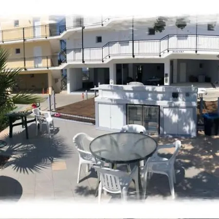 Panoramic Holidays Apartment *